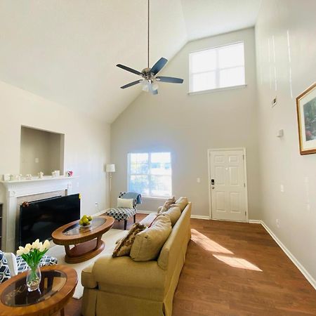 Private Room & Bathroom Close To Downtown Raleigh Exterior photo