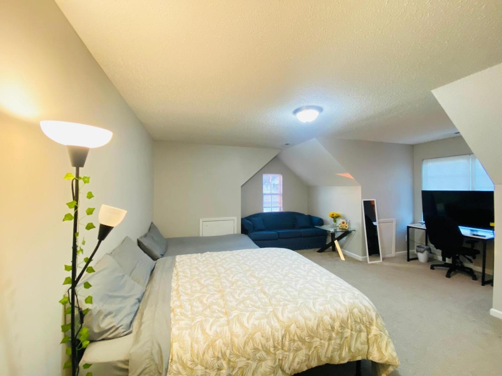 Private Room & Bathroom Close To Downtown Raleigh Exterior photo