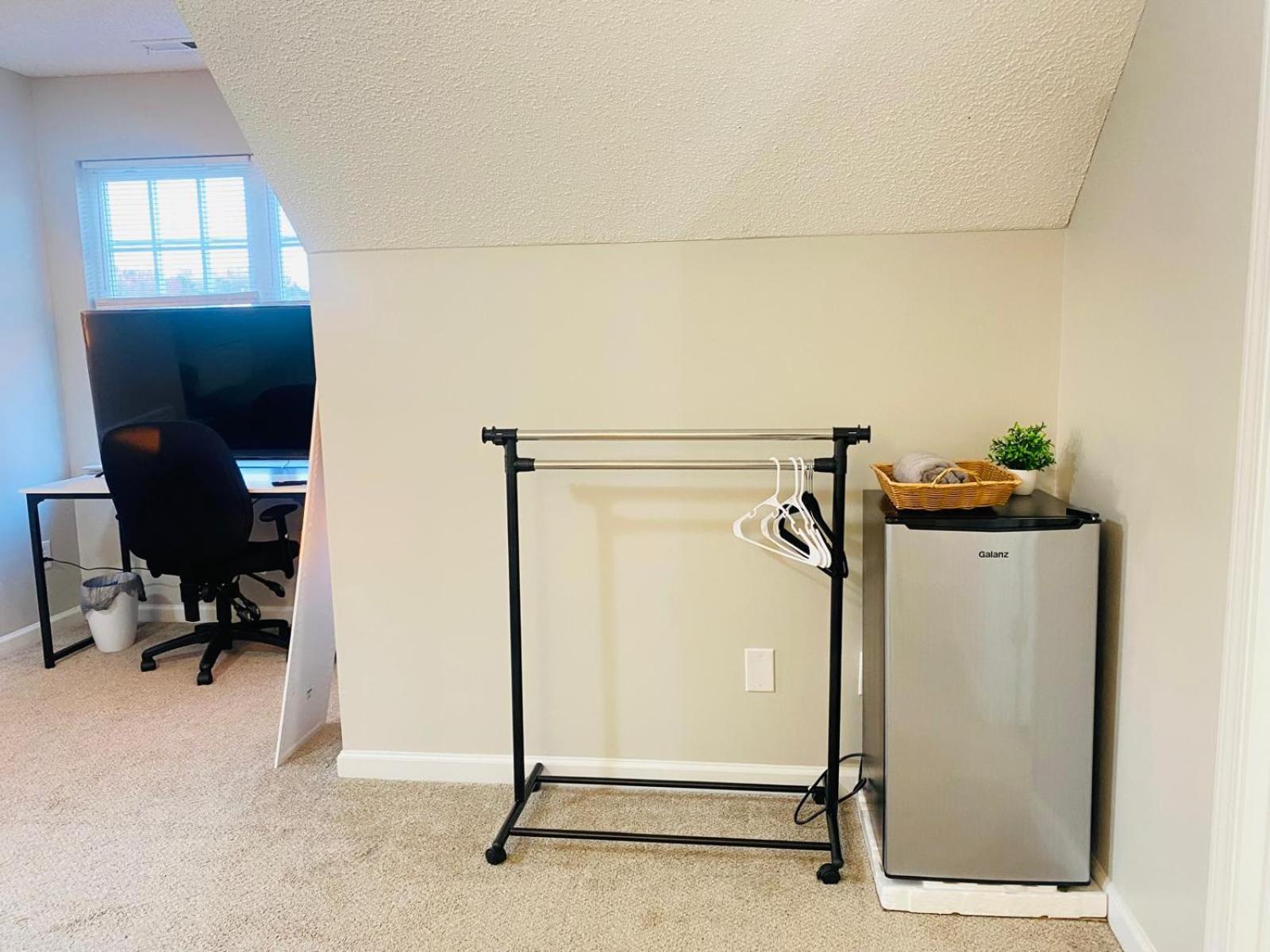 Private Room & Bathroom Close To Downtown Raleigh Exterior photo